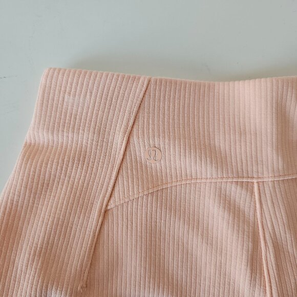 NWT LULULEMON PCHB Peach Bellini Ribbed Softstreme High Rise 2" Shorts Size 4 - Picture 5 of 6